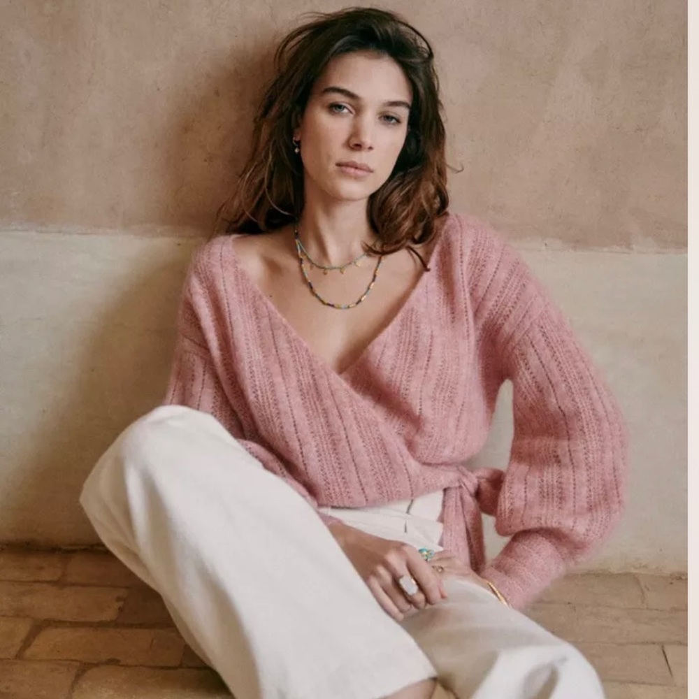 Sézane coeur wrap sweater in rosewood color. Size small